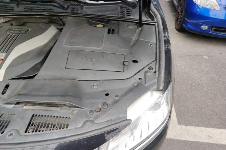 Used Geely Auto Emgrand GT 2015 1.8T Flagship Model Engine Bay Left