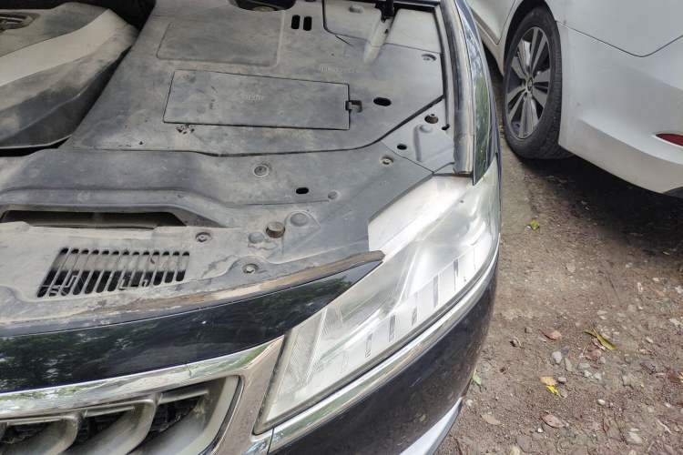 Used Geely Auto Emgrand GT 2015 1.8T Flagship Model Engine Bay Left