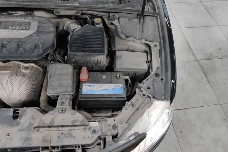 Used Geely Auto Emgrand GT 2015 2.4L Comfort Model Engine Bay Left