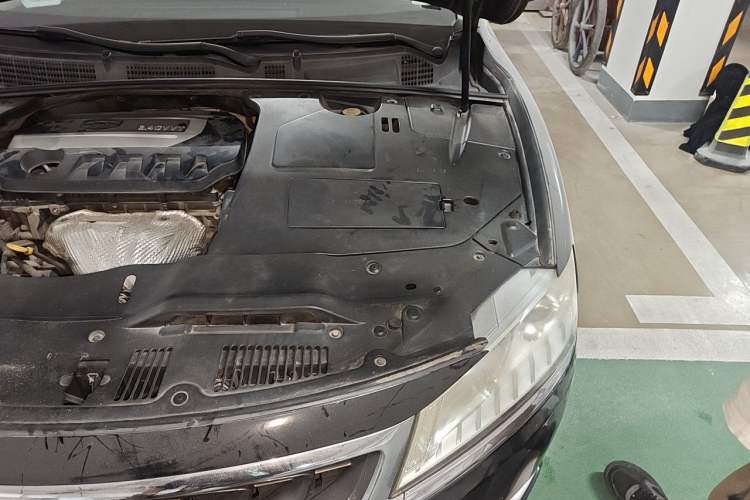 Used Geely Auto Emgrand GT 2015 2.4L Comfort Model Engine Bay Left