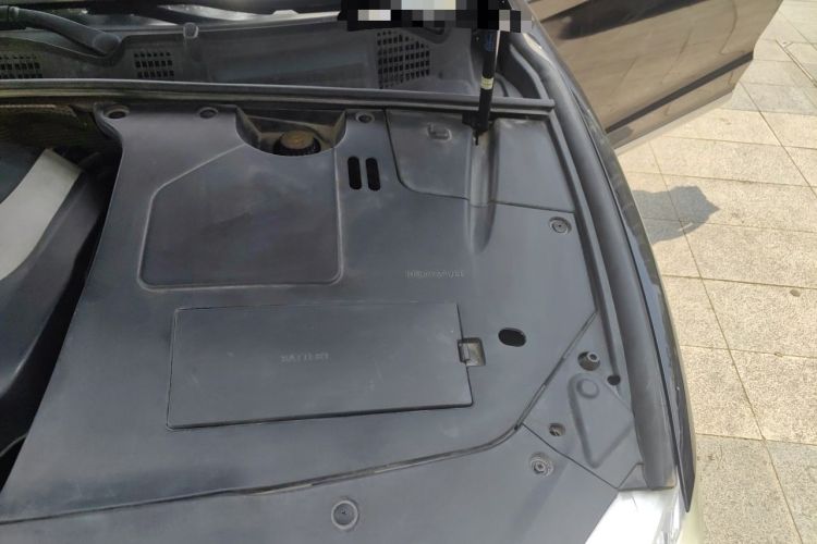 Used Geely Auto Emgrand GT 2015 1.8T Flagship Model Engine Bay Left