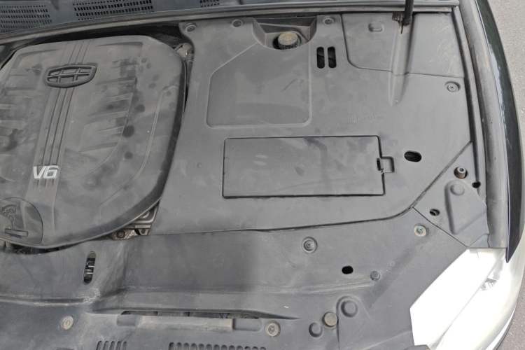 Used Geely Auto Emgrand GT 2015 3.5L Flagship Edition Engine Bay Left