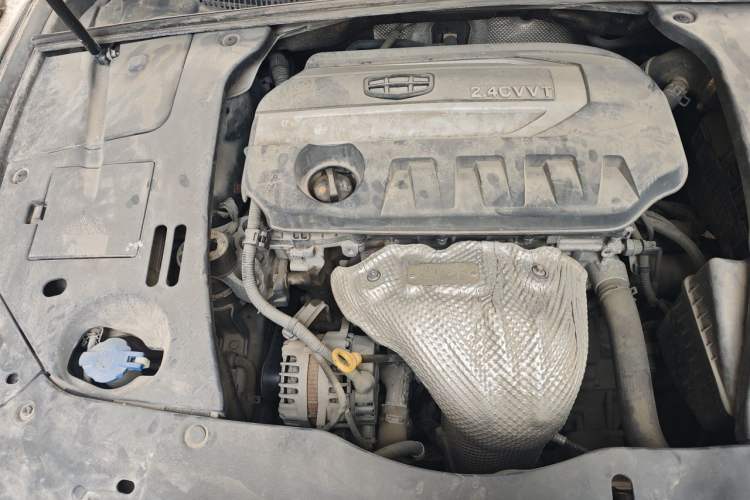 Used Geely Auto Emgrand GT 2015 2.4L Luxury Model Engine Bay Right