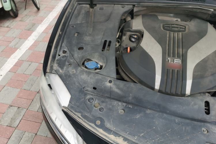 Used Geely Auto Emgrand GT 2015 1.8T Flagship Model Engine Bay Right