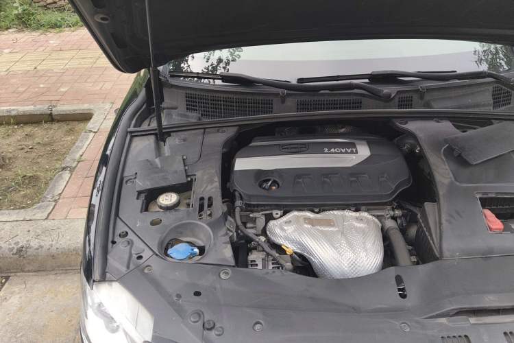 Used Geely Auto Emgrand GT 2015 2.4L Comfort Model Engine Bay Right