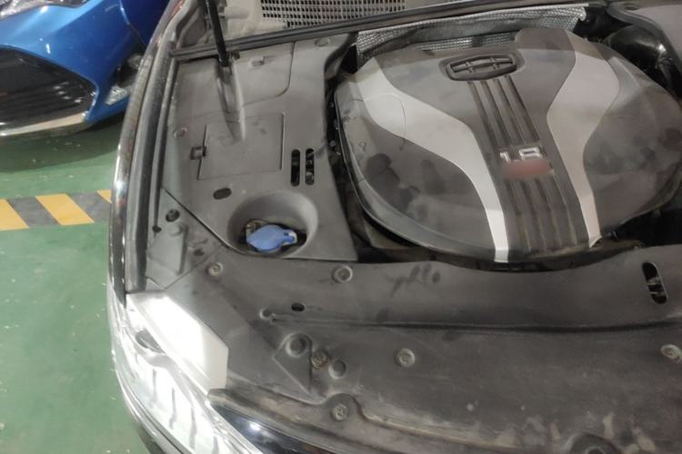 Used Geely Auto Emgrand GT 2015 1.8T Flagship Model Engine Bay Right