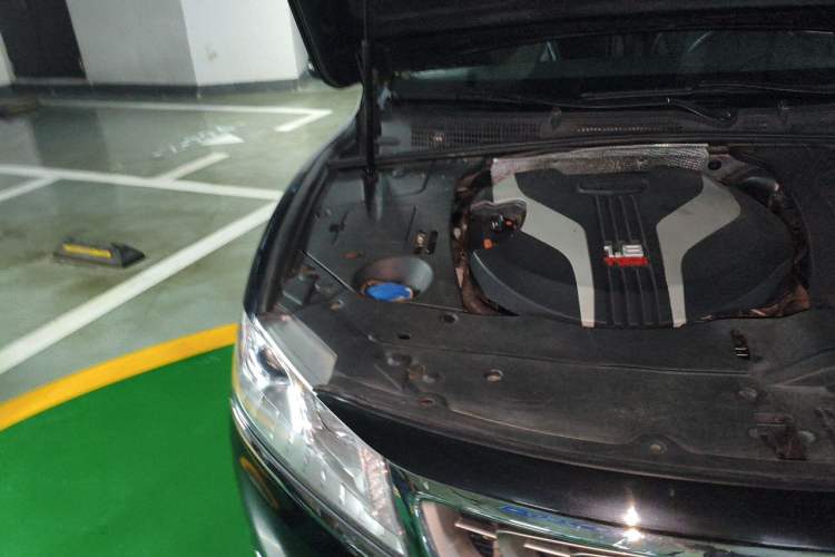 Used Geely Auto Emgrand GT 2015 1.8T Premium Model Engine Bay Right