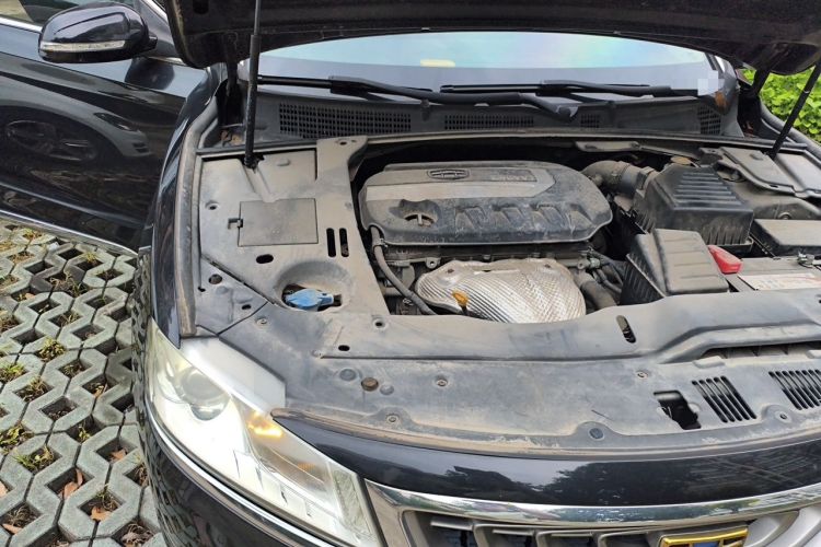 Used Geely Auto Emgrand GT 2015 2.4L Comfort Model Engine Bay Right