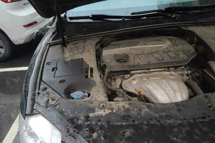 Used Geely Auto Emgrand GT 2015 2.4L Standard Edition Engine Bay Right
