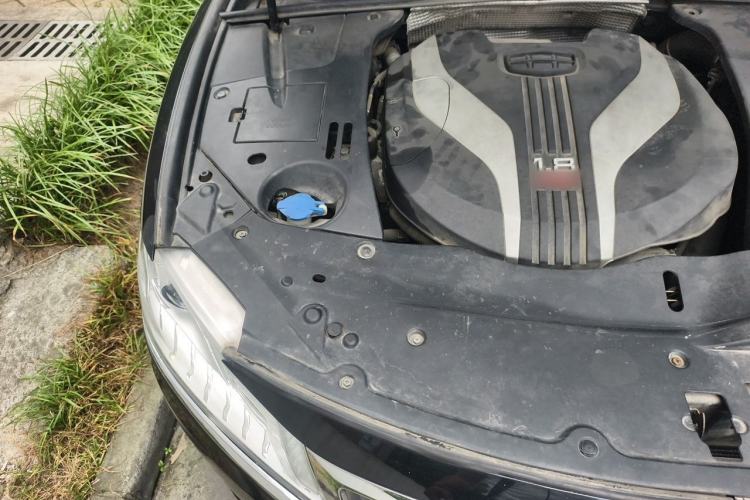 Used Geely Auto Emgrand GT 2015 1.8T Flagship Model Engine Bay Right