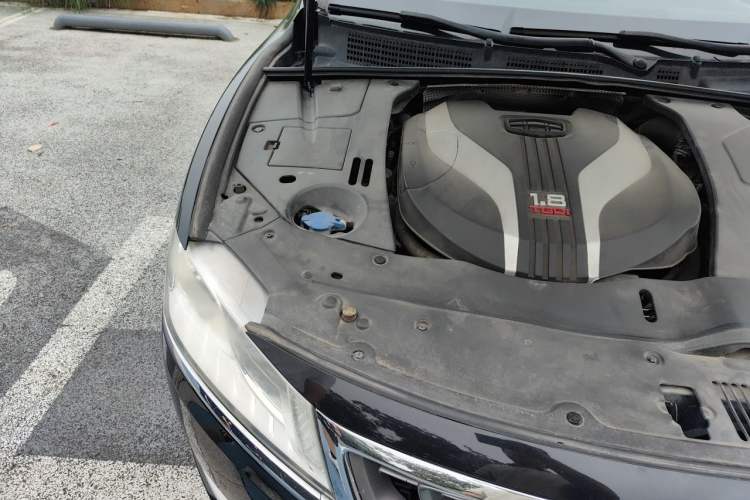 Used Geely Auto Emgrand GT 2015 1.8T Luxury Model Engine Bay Right