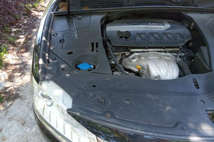 Used Geely Auto Emgrand GT 2015 2.4L Comfort Model Engine Bay Right