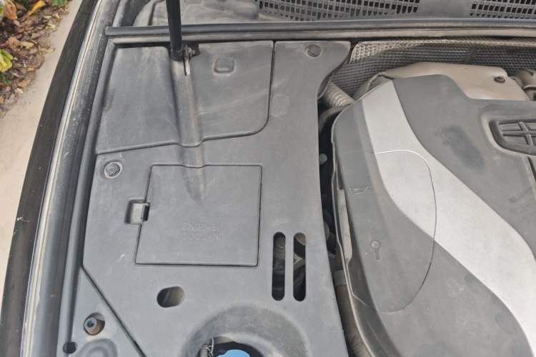 Used Geely Auto Emgrand GT 2015 Diplomatic Limited Edition 1.8T Premium Model Engine Bay Right