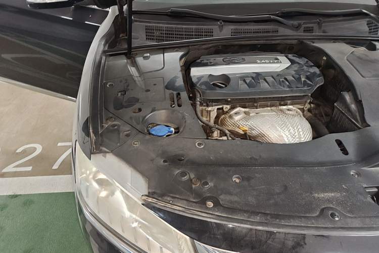 Used Geely Auto Emgrand GT 2015 2.4L Comfort Model Engine Bay Right