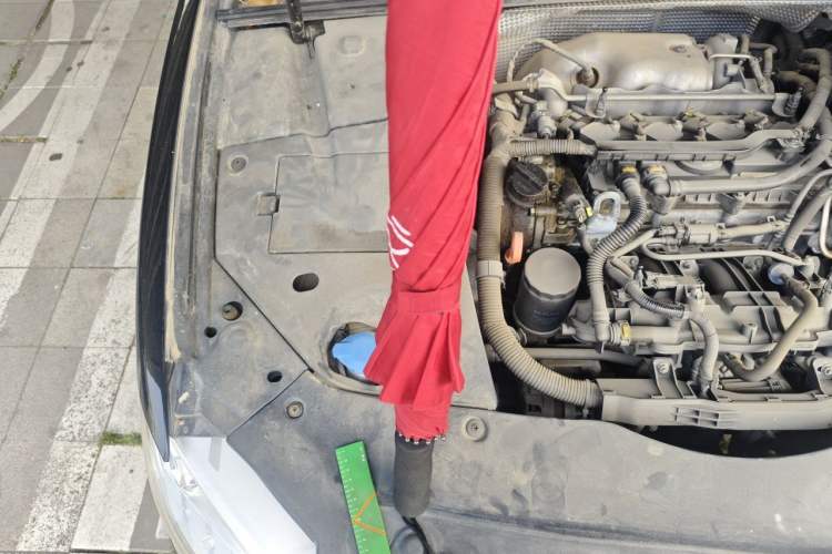 Used Geely Auto Emgrand GT 2015 1.8T Flagship Model Engine Bay Right
