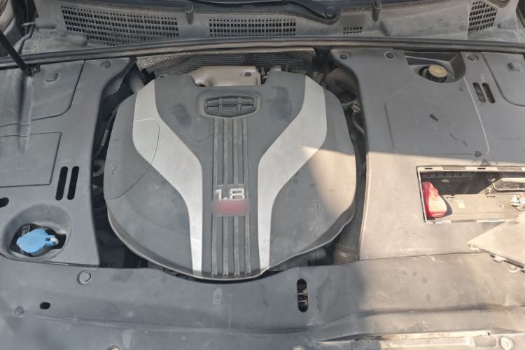 Used Geely Auto Emgrand GT 2015 Diplomatic Limited Edition 1.8T Premium Model Engine Bay