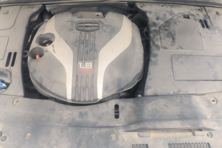 Used Geely Auto Emgrand GT 2015 1.8T Flagship Model Engine Bay