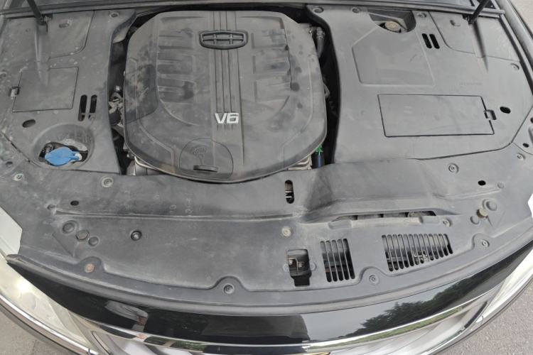 Used Geely Auto Emgrand GT 2015 3.5L Flagship Edition Engine Bay