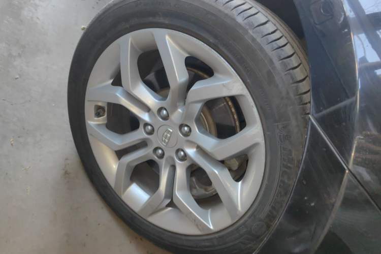 Used Geely Auto Emgrand GT 2015 1.8T Flagship Model Exterior 1