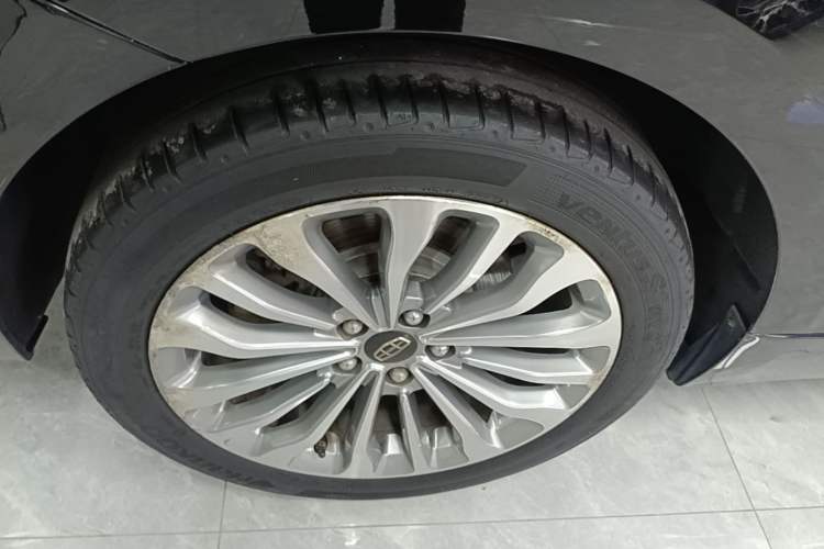 Used Geely Auto Emgrand GT 2015 1.8T Premium Model Exterior 5