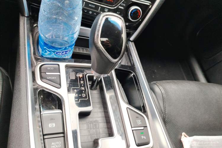 Used Geely Auto Emgrand GT 2015 1.8T Flagship Model Gear Lever