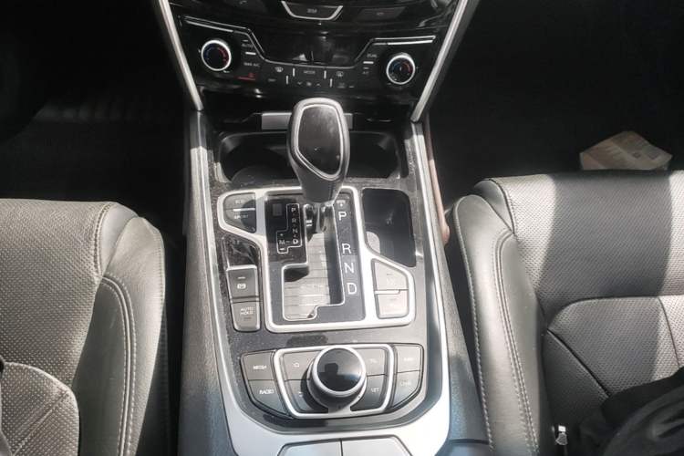 Used Geely Auto Emgrand GT 2015 1.8T Flagship Model Gear Lever