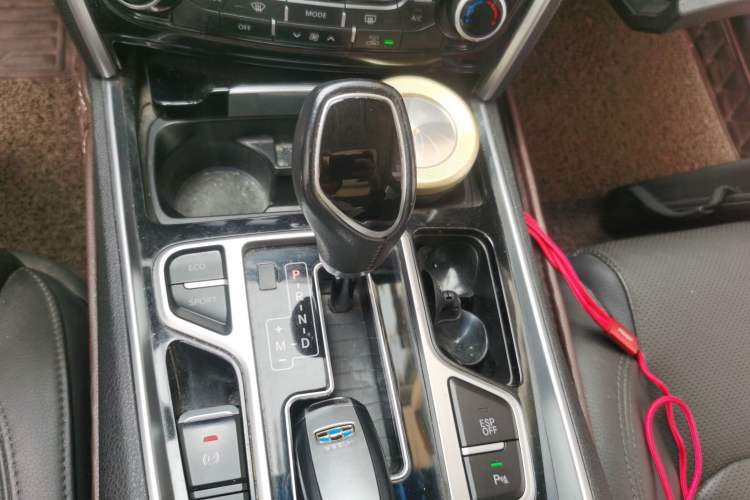 Used Geely Auto Emgrand GT 2015 1.8T Flagship Model Gear Lever