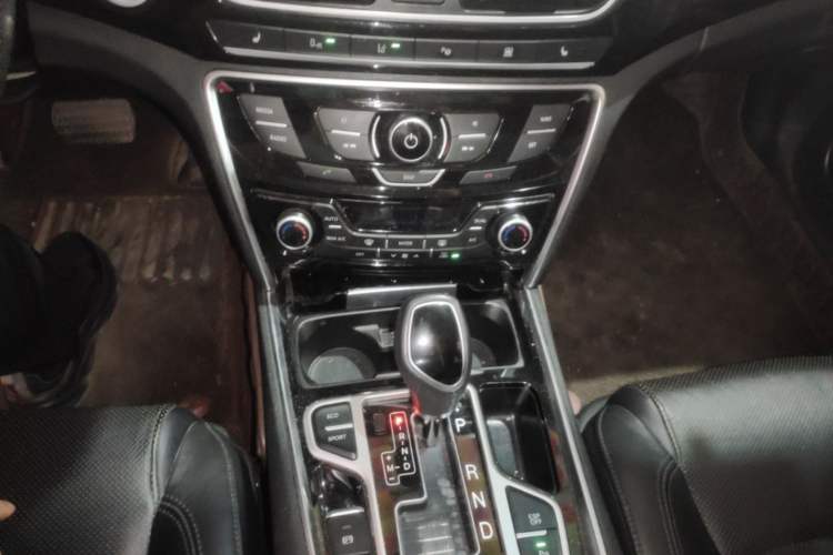 Used Geely Auto Emgrand GT 2015 1.8T Flagship Model Gear Lever