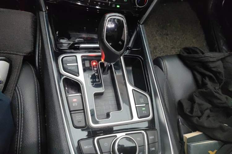 Used Geely Auto Emgrand GT 2015 2.4L Standard Edition Gear Lever