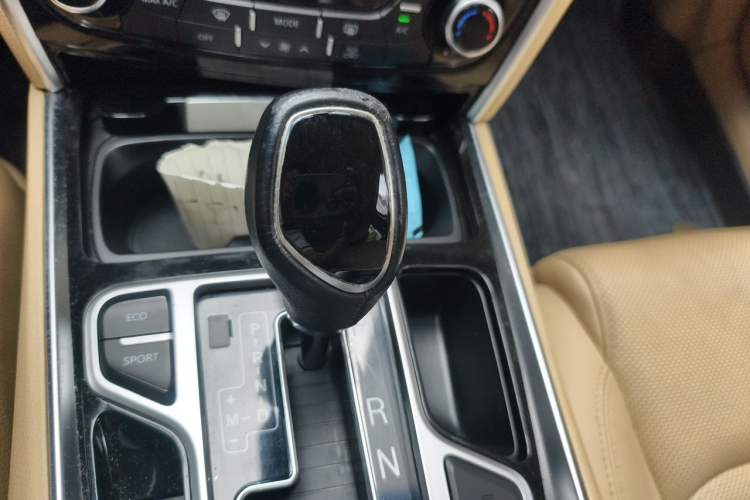 Used Geely Auto Emgrand GT 2015 1.8T Flagship Model Gear Lever