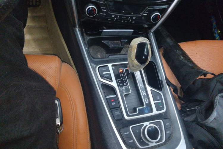 Used Geely Auto Emgrand GT 2015 1.8T Flagship Model Gear Lever