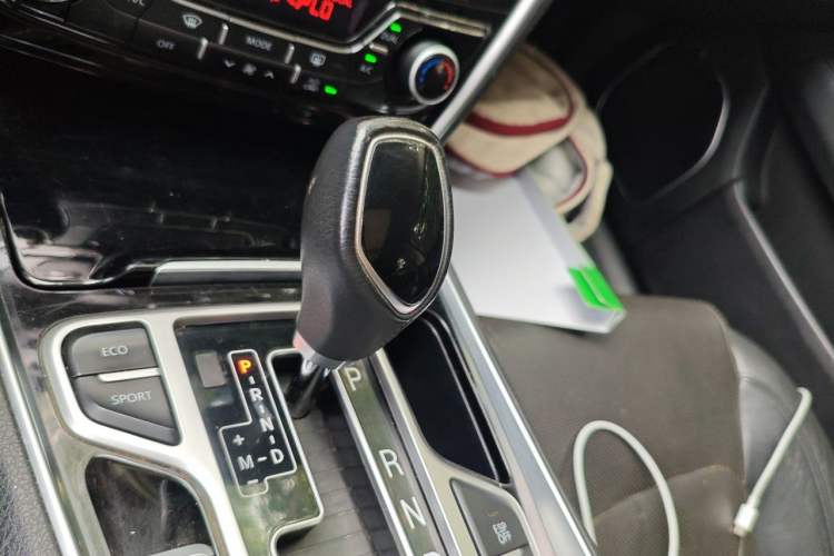 Used Geely Auto Emgrand GT 2015 1.8T Premium Model Gear Lever