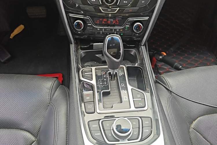 Used Geely Auto Emgrand GT 2015 1.8T Flagship Model Gear Lever