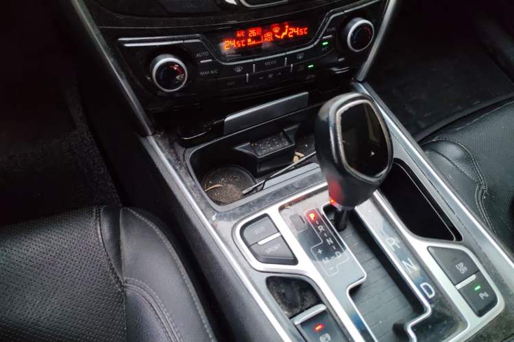 Used Geely Auto Emgrand GT 2015 1.8T Flagship Model Gear Lever