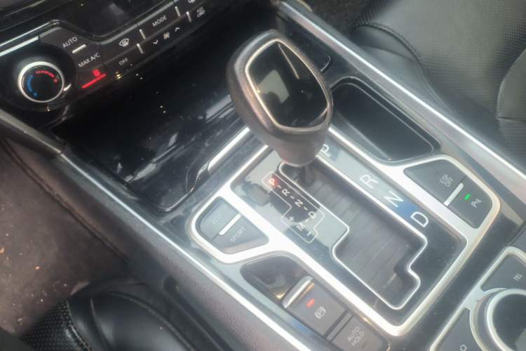 Used Geely Auto Emgrand GT 2015 1.8T Flagship Model Gear Lever