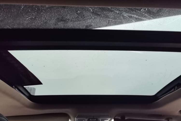 Used Geely Auto Emgrand GT 2015 2.4L Comfort Model Headliner