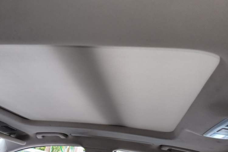 Used Geely Auto Emgrand GT 2015 1.8T Comfort Model Headliner