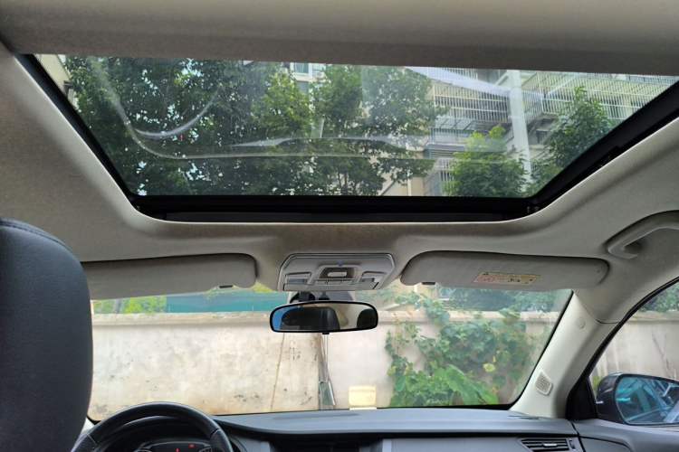 Used Geely Auto Emgrand GT 2015 2.4L Comfort Model Headliner