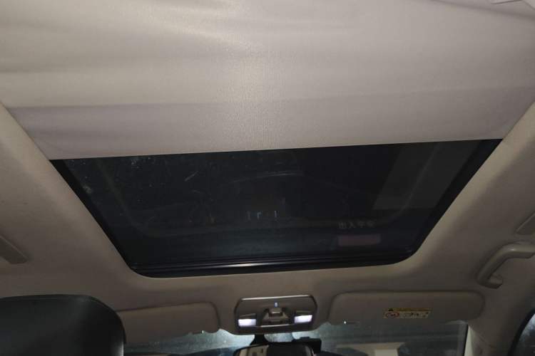 Used Geely Auto Emgrand GT 2015 1.8T Comfort Model Headliner