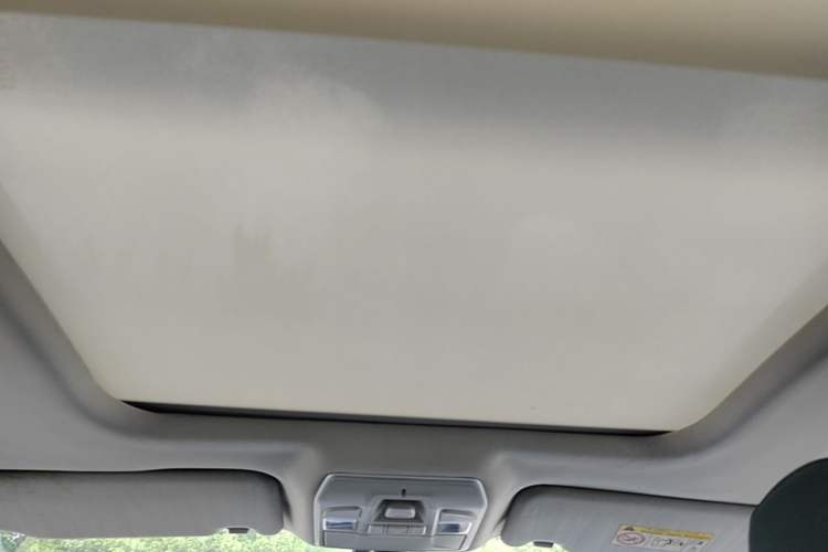 Used Geely Auto Emgrand GT 2015 2.4L Luxury Model Headliner