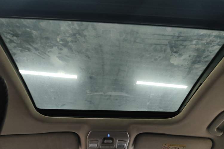 Used Geely Auto Emgrand GT 2015 2.4L Comfort Model Headliner