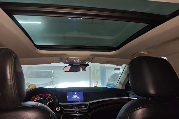 Used Geely Auto Emgrand GT 2015 2.4L Comfort Model Headliner