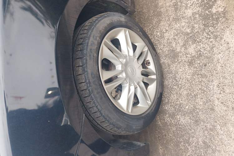 Used Geely Auto Emgrand GT 2015 1.8T Comfort Model Left Front Wheel Hub