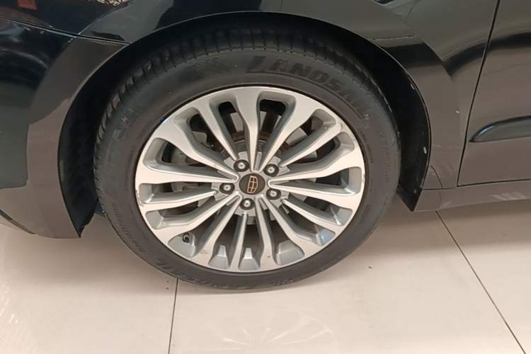 Used Geely Auto Emgrand GT 2015 1.8T Flagship Model Left Front Wheel Hub