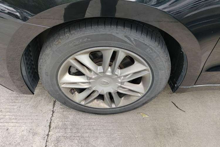 Used Geely Auto Emgrand GT 2015 2.4L Luxury Model Left Front Wheel Hub
