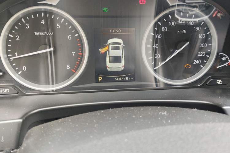 Used Geely Auto Emgrand GT 2015 2.4L Comfort Model Odometer Close Up