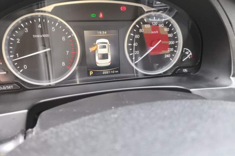 Used Geely Auto Emgrand GT 2015 1.8T Comfort Model Odometer Close Up