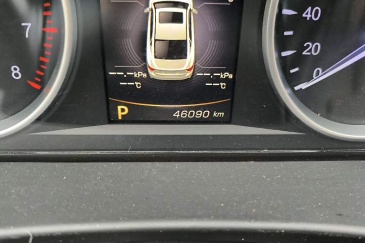 Used Geely Auto Emgrand GT 2015 2.4L Comfort Model Odometer Close Up