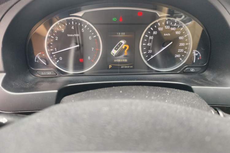 Used Geely Auto Emgrand GT 2015 1.8T Flagship Model Odometer Close Up
