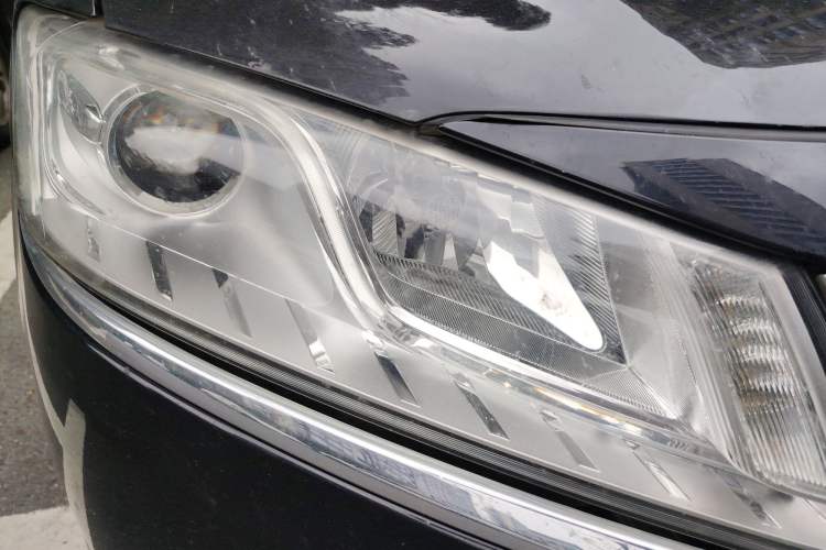 Used Geely Auto Emgrand GT 2015 1.8T Flagship Model Right Front Headlight